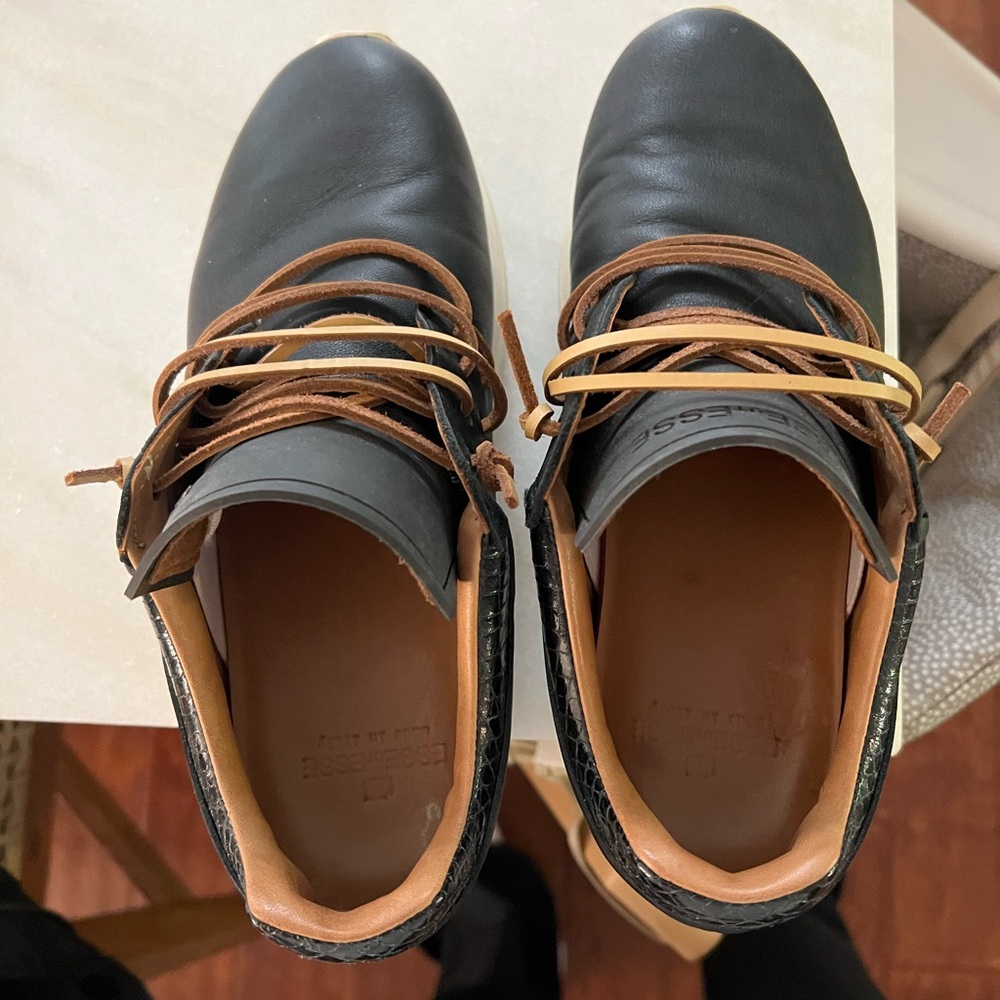 Esseutesse black sneakers 38